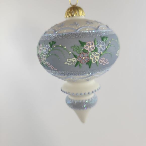 Vintage Rhyn Rivet Ivory White and Blue Porcelain Victorian Christmas Ornament - Picture 3 of 5